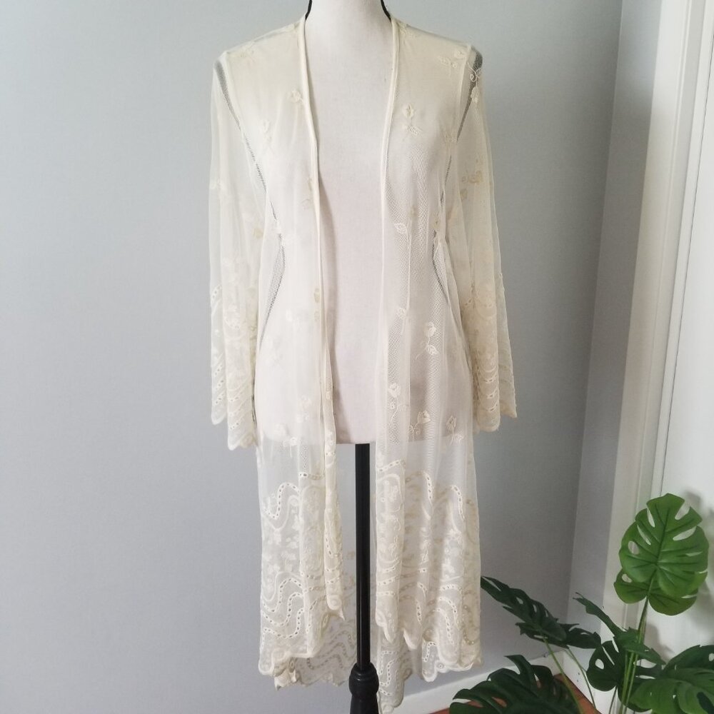 Honey Punch lace kimono S/M